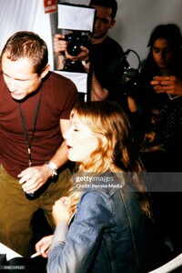 backstage oscar de la renta ss 2001 23.jpg