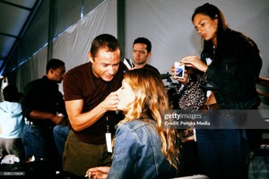 backstage oscar de la renta ss 2001 3.jpg