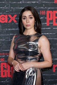 cristin-milioti-attends-the-penguin-premiere-at-lincoln-center-4.jpg