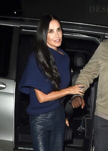 demi-moore-arrives-at-the-substance-screening-in-london-08-27-2024-2.jpg