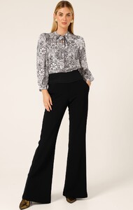florentine-blouse-in-black-white-floral-tops-42500078174457.jpg