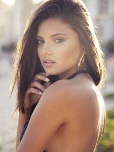 large_portrait (10).jpg