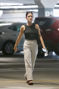 lucy-hale-spotted-on-solo-shopping-spree-at-the-grove-09-12-2024-1.jpg