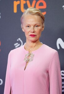 pamela-anderson-sizzles-on-the-red-carpet-at-san-sebastian-film-festival-for-the-last-showgirl-0.jpg