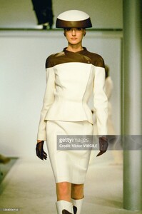 sundellf99mugler-3.thumb.jpg.6233bd1dfcbb28bc9cff00cd37115d23.jpg