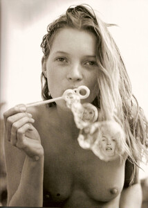 vofr-hm20060217sp-katemoss.thumb.jpg.13bbae9aa5d5a6a669910a4ca532c6de.jpg