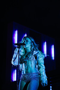 zara-larsson_homecoming_melinahagglund-35_53959331772_o.jpg