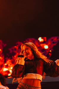 zara_larsson_bayside_2024_paoduell_5_53854278274_o.jpg