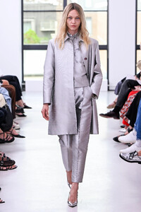 00043-theory-spring2024-rtw-creditbrand.thumb.jpg.b1bb38afa72cb44d4e96747f480506b1.jpg