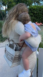 [2024.10.02] katelove_3470139166984550319.jpg