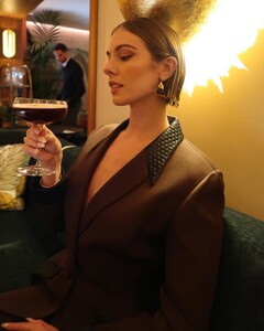 [2024.10.04] carmellarose_461921088_1644989186070212_1799506631787346518_n.jpg