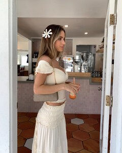 [2024.10.04] haileygrice_461892810_835998321728631_3665357029227213919_n.jpg