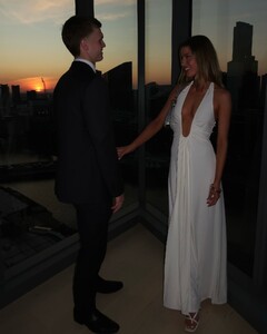 [2024.10.04] scarlett.mayer__461986654_1629377464669857_1607089252862493611_n.jpg