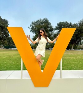 [2024.10.07] victoriajustice_462388570_18551750299006824_516707775995910309_n.jpg