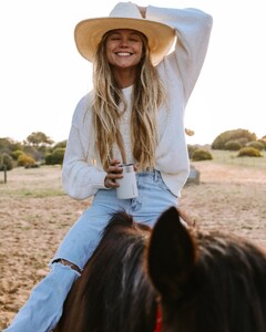 [2024.10.08] imogencaldwell_462460355_18462668851026589_5170193783155747460_n.jpg