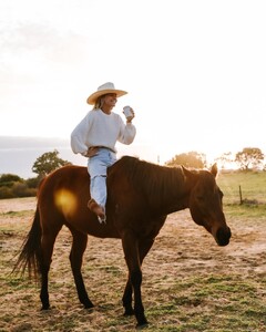 [2024.10.08] imogencaldwell_462473803_18462668833026589_5035644732096326134_n.jpg