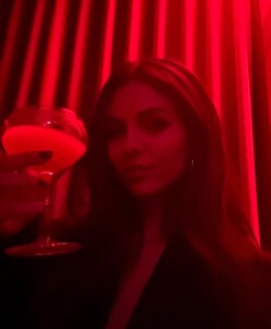 [2024.10.09] victoriajustice_462460225_18552130108006824_9133428748435222851_n.jpg