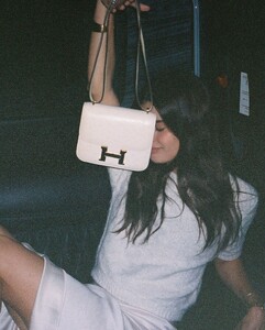 [2024.10.11] sarasampaio_462764177_18468544765058288_1373876989218407041_n.jpg