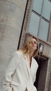 [2024.10.16] carolinalemkeberlin.il_463274151_18465068872044273_3358773733573360259_n.jpg