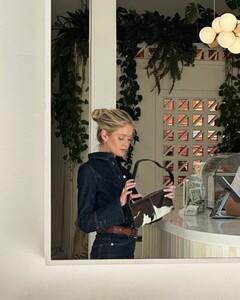 [2024.10.17] hannahg11_463644677_1071951987974046_8219339677359230273_n.jpg