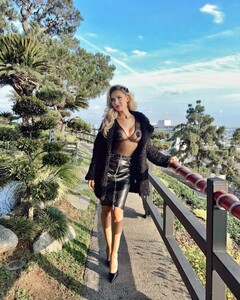 [2024.10.18] tiffanytothxoxo_464044374_18463684489017325_5496095366192801552_n.jpg