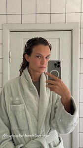 [2024.10.19] josephineskriver_463470482_999860448573553_5158386176811346753_n.jpg