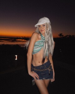 [2024.10.20] hannahg11_464126644_1122286946572105_2152964775780049263_n.jpg