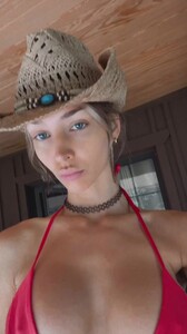 [2024.10.20] rachelc00k_AQOqq.jpg