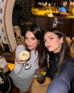 [2024.10.23] victoriajustice_464425083_18554948821006824_338548338086462714_n.jpg