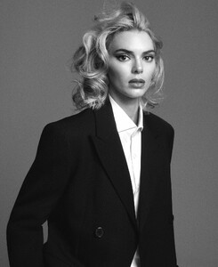 [2024.10.24] kendalljenner_464380930_546124461695827_7781366833233573772_n.jpg