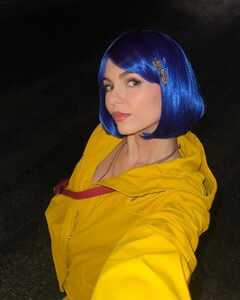 [2024.10.27] victoriajustice_464910696_18555824392006824_3057716802077943284_n.jpg