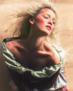 [2024.10.10] livvydunne_462756023_8571736182947853_5421880176721020103_n.jpg