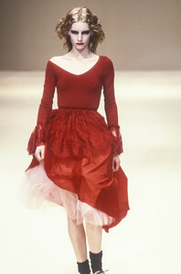 AnnaMolinari1997FW11.thumb.jpg.117e8785349b909e23eca5c3b29e3599.jpg