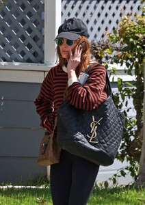 Ashlee-Simpson---Seen-morning-pilates-class-in-Los-Angeles-06.jpg