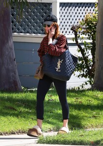 Ashlee-Simpson---Seen-morning-pilates-class-in-Los-Angeles-08.jpg