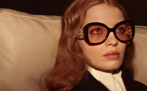 CHANELFall-Winter2024-25eyewearcollection_02.thumb.jpg.34c6c959755cb78d7bc12afe08f4196b.jpg