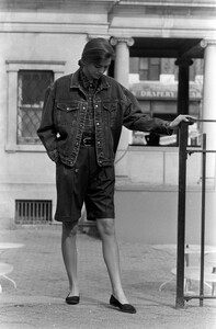CalvinKlein_Jeans_Fall1988_Mary_Matthews_001.jpg