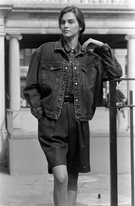CalvinKlein_Jeans_Fall1988_Mary_Matthews_008.jpg