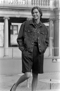CalvinKlein_Jeans_Fall1988_Mary_Matthews_010.jpg