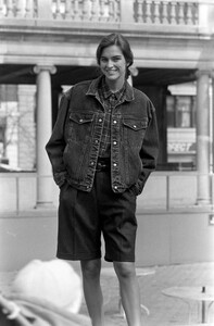 CalvinKlein_Jeans_Fall1988_Mary_Matthews_011.jpg