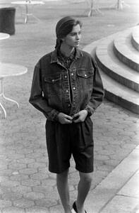 CalvinKlein_Jeans_Fall1988_Mary_Matthews_025.jpg