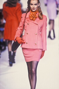 Chloe1992FW11.thumb.jpg.5f31b0245af6541b5baa3ed9425383a4.jpg