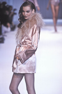 Chloe1992FW13.thumb.jpg.9a66aa9198f007b4e1acc44454a2ff5c.jpg