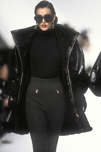 ChristianDior1991FW4.thumb.jpg.73dbba44f8f1c4dbe06927544d7232d0.jpg