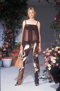 DolceGabbana2002SS29.thumb.jpg.638da4b03b28439215e3f465b30caa8c.jpg