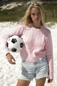 FrankiesBikinis-_Varsity_Cable_Knit_Sweater-Cozy_Pink_750x.thumb.webp.d17021ae54dbab9b3e6f77045d3263f1.webp