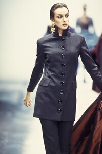 GianfrancoFerre1993FW33.thumb.jpg.189d49c4453d618c791574dafe71651b.jpg