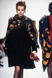HanaeMori1992FW1.thumb.jpg.b8bb56741d4c2f76c215cc66b59403f0.jpg