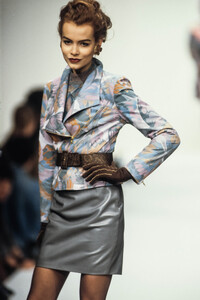 HanaeMori1992FW19.thumb.jpg.c99d530e0cb99abbb84bbc025a1f78d9.jpg