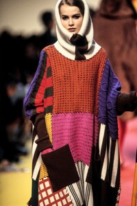 JeanCharlesdeCastelbajac1992FW32.thumb.jpg.43262b91798967a04c32f571acf1545e.jpg